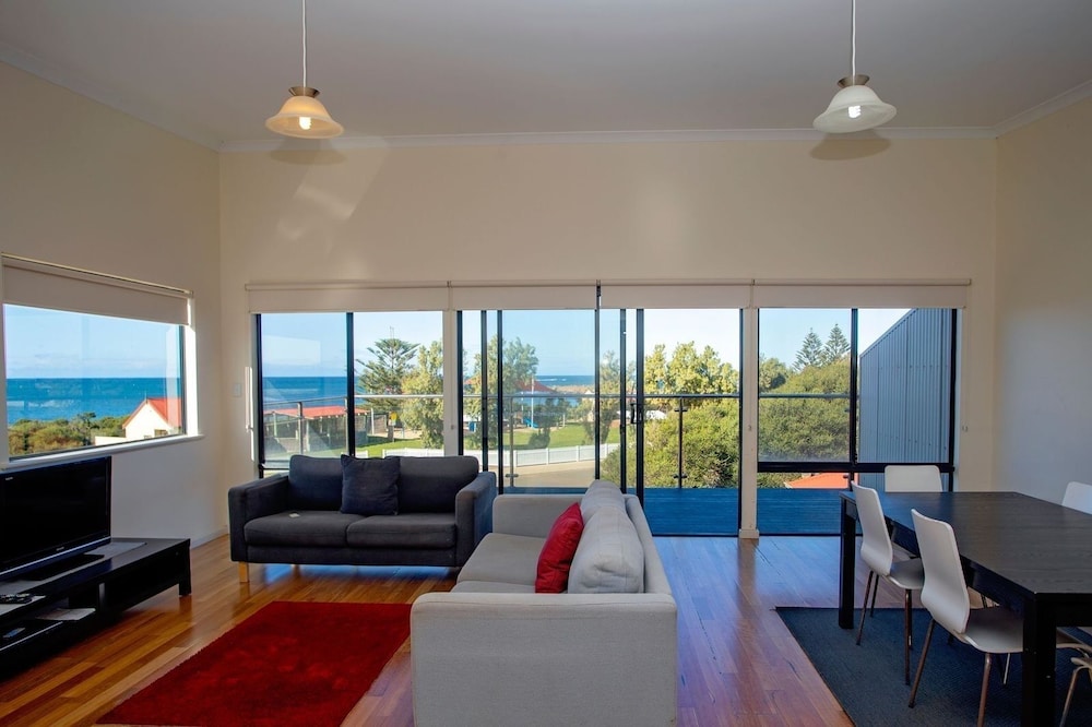 Townhouse (3 Bedrooms) photo 2