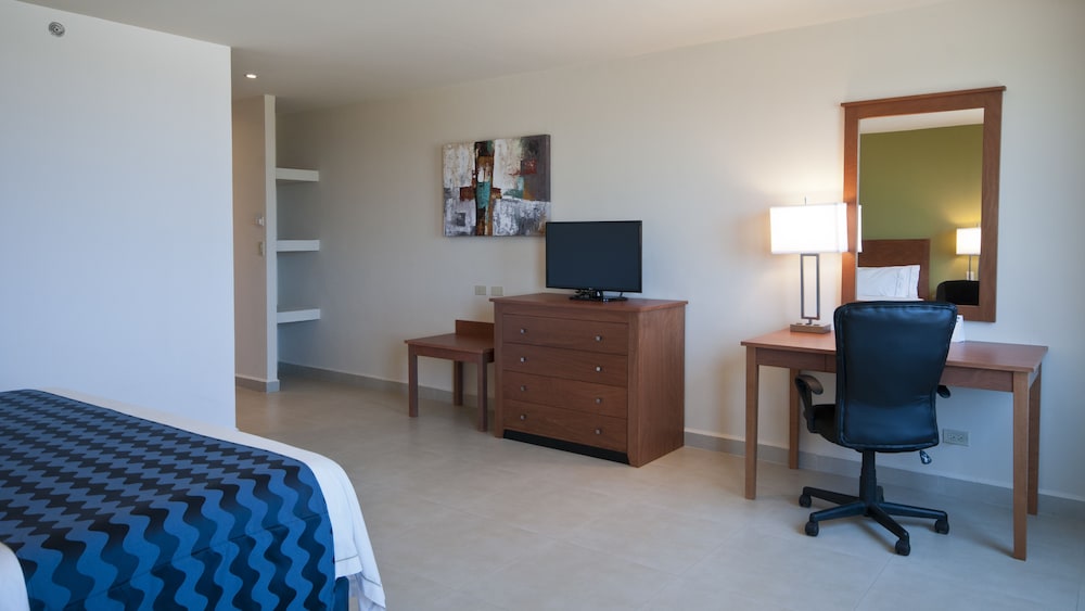 Standard Room, 1 King Bed (Extra Floor Space)