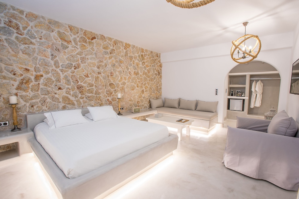 Executive Suite - Photo 5