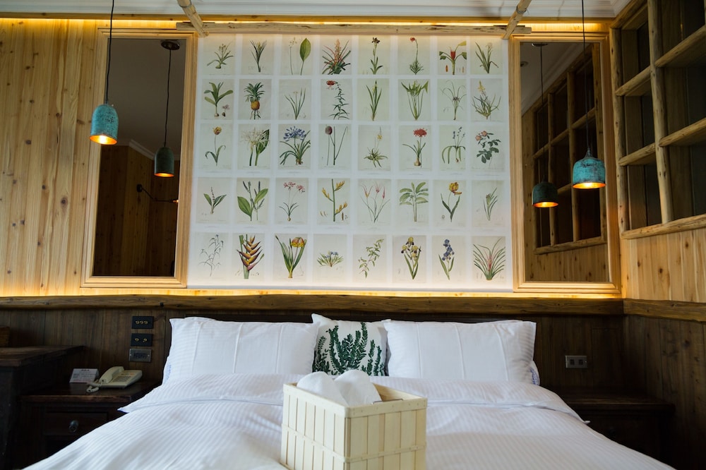 Standard Double Room - Photo 13