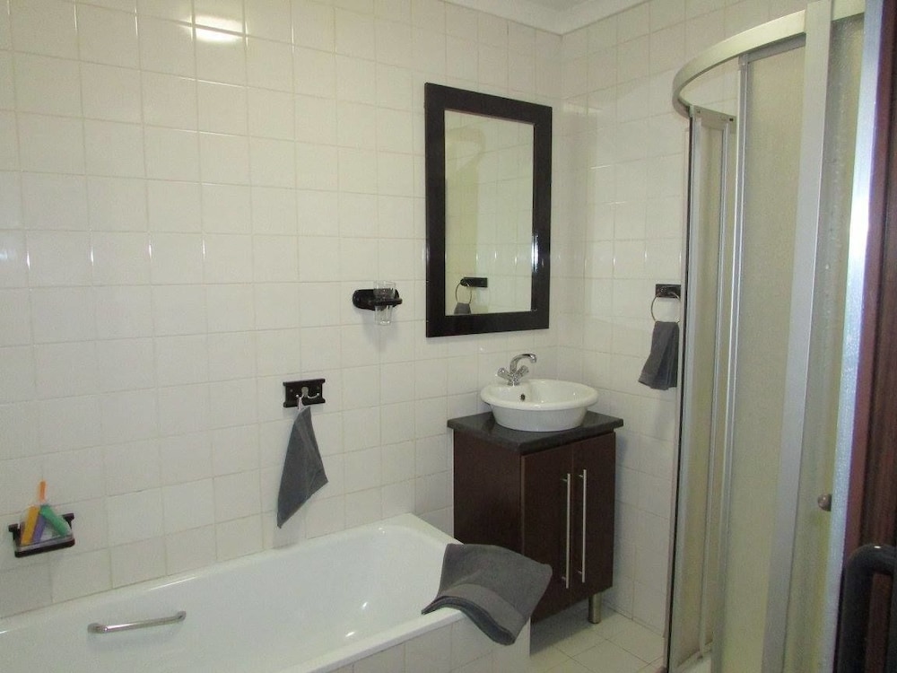 Room (5) photo 2