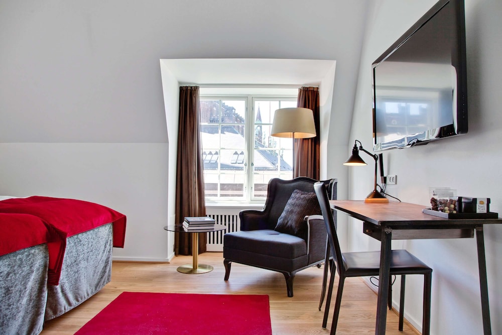 Superior Double Room, 1 King Bed (Plus) - Photo 11