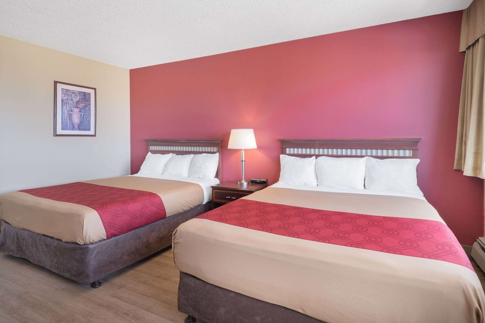 Room, Multiple Beds, Smoking - Photo 3