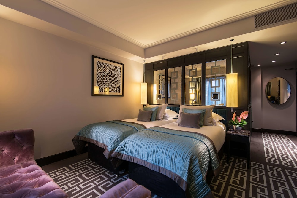 Executive Room, 2 Twin Beds - Photo 2