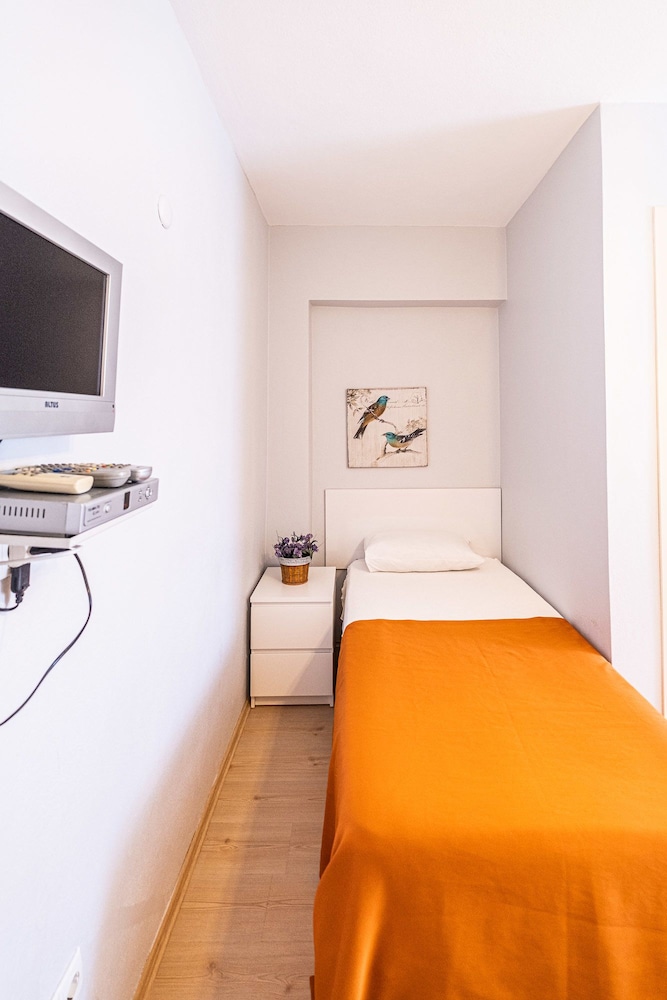 Comfort Triple Room photo 3