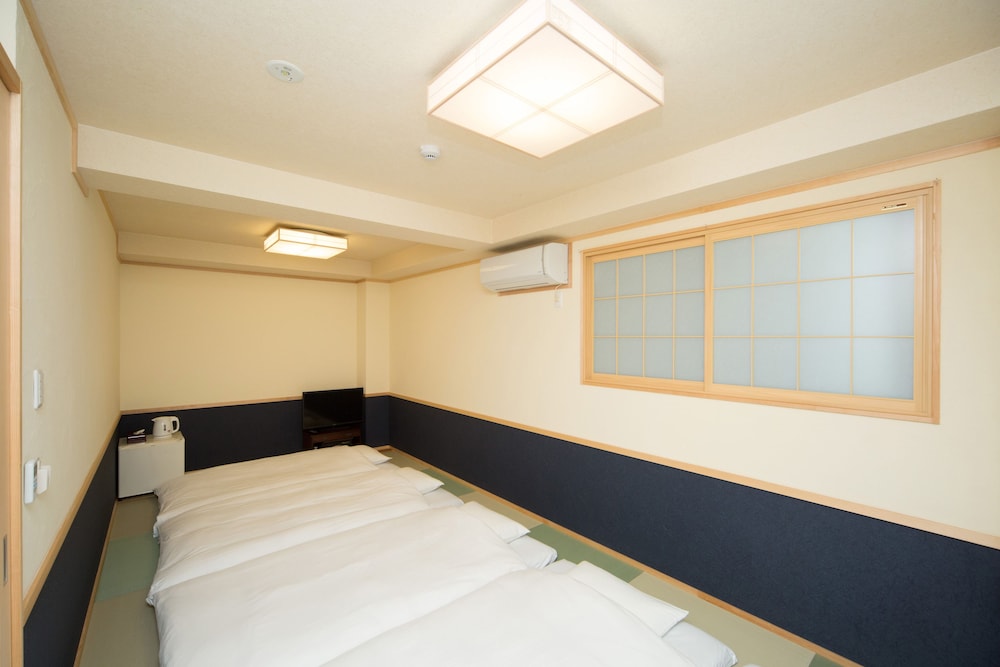 Deluxe Room, Non Smoking (Japanese-Style) photo 3