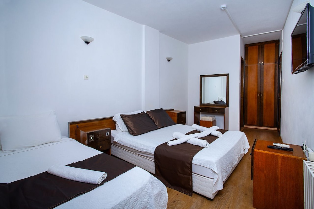 Standard Triple Room - Photo 1