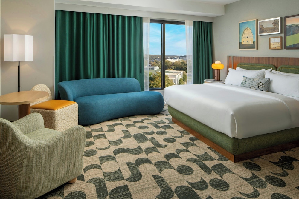 Junior Suite, 1 King Bed with Sofa bed