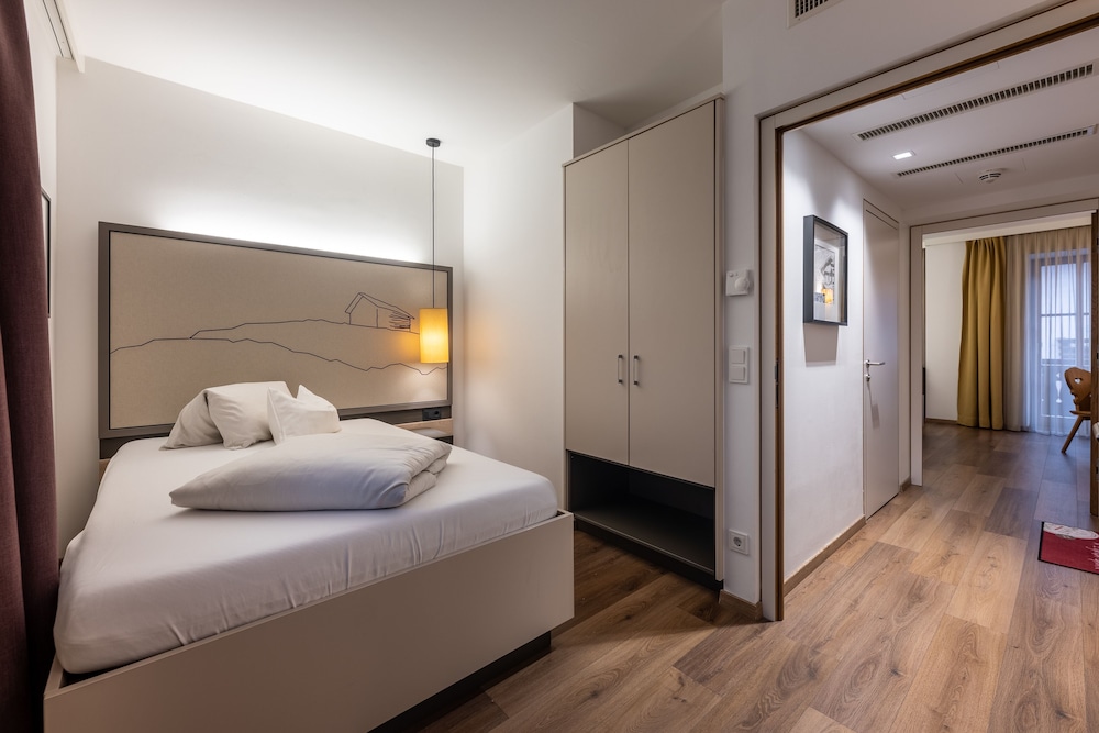 Suite, 2 Bedrooms photo 3
