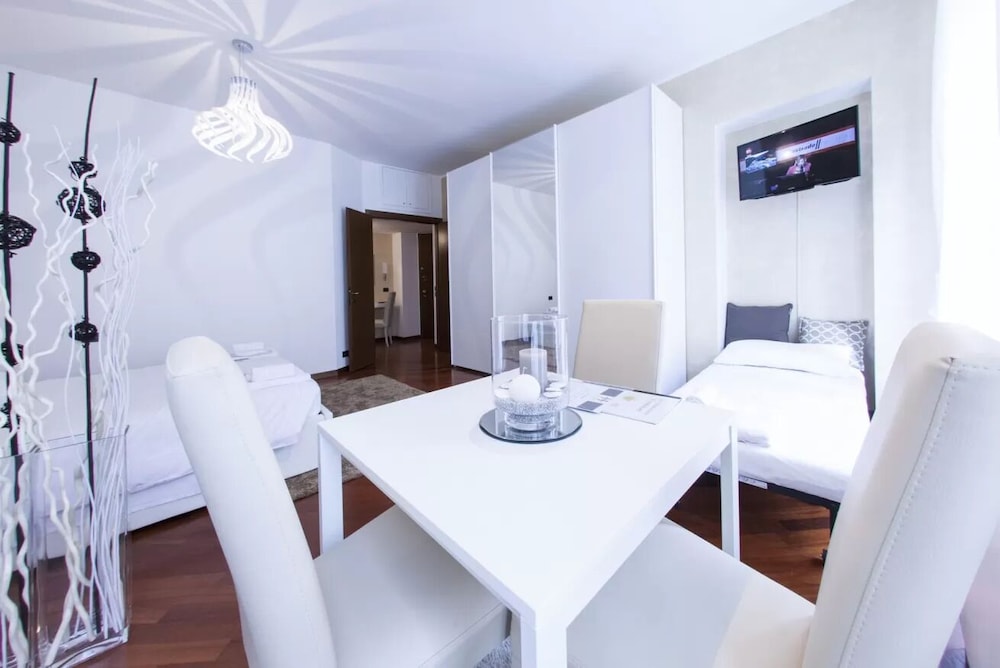 Design Studio (1 Bedroom)