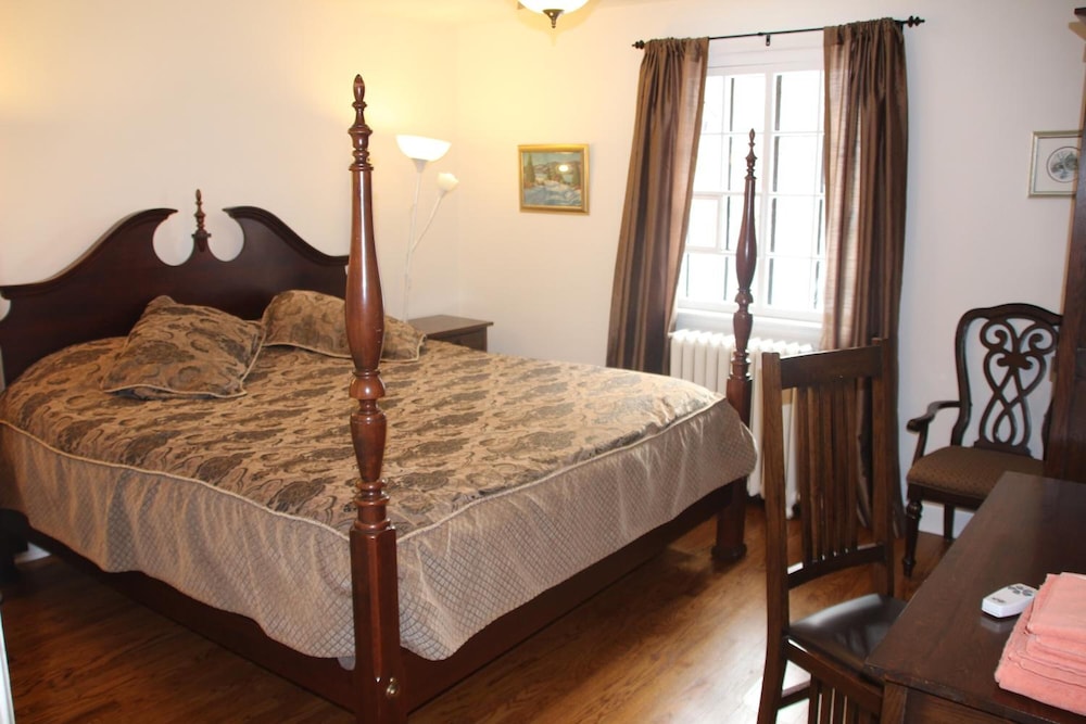 Premium Room, 1 King Bed, Ensuite photo 3