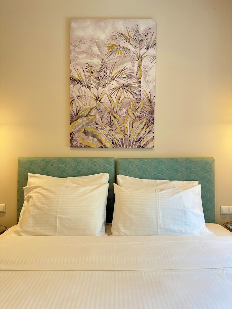Comfort Apartment, City View