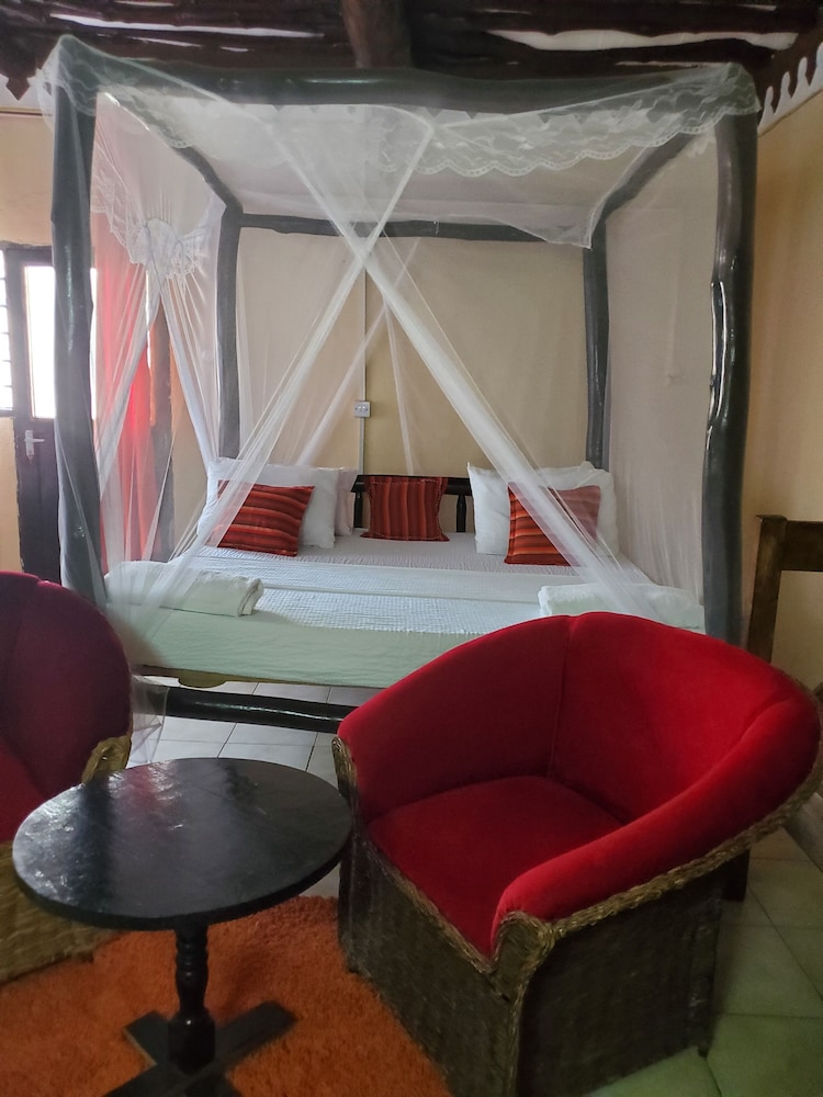 Family Triple Room, Balcony, Pool View photo 3