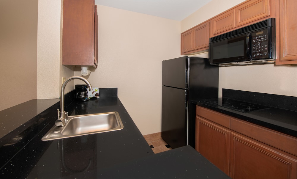 One Bedroom Suite - Photo 3