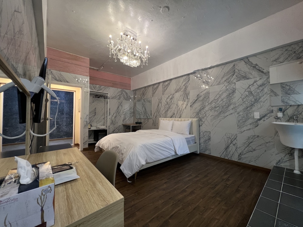 Royal Double Room - Photo 14