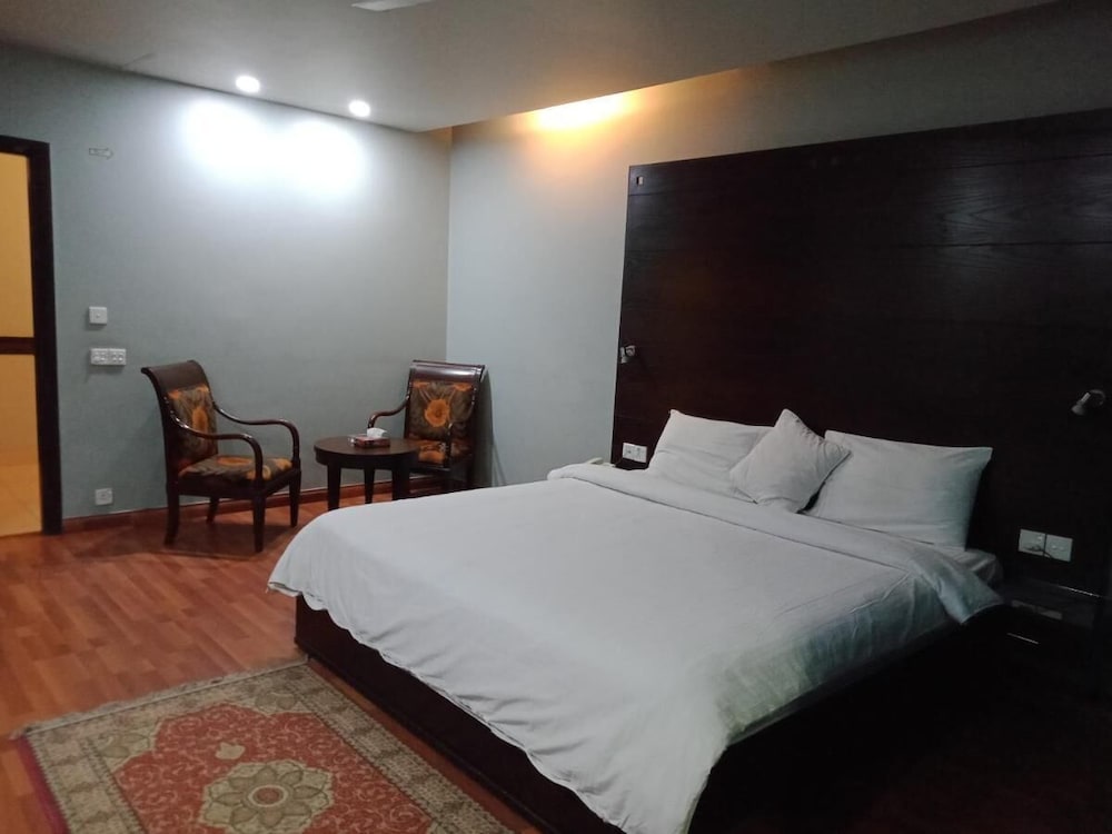 Deluxe Double Room - Photo 8