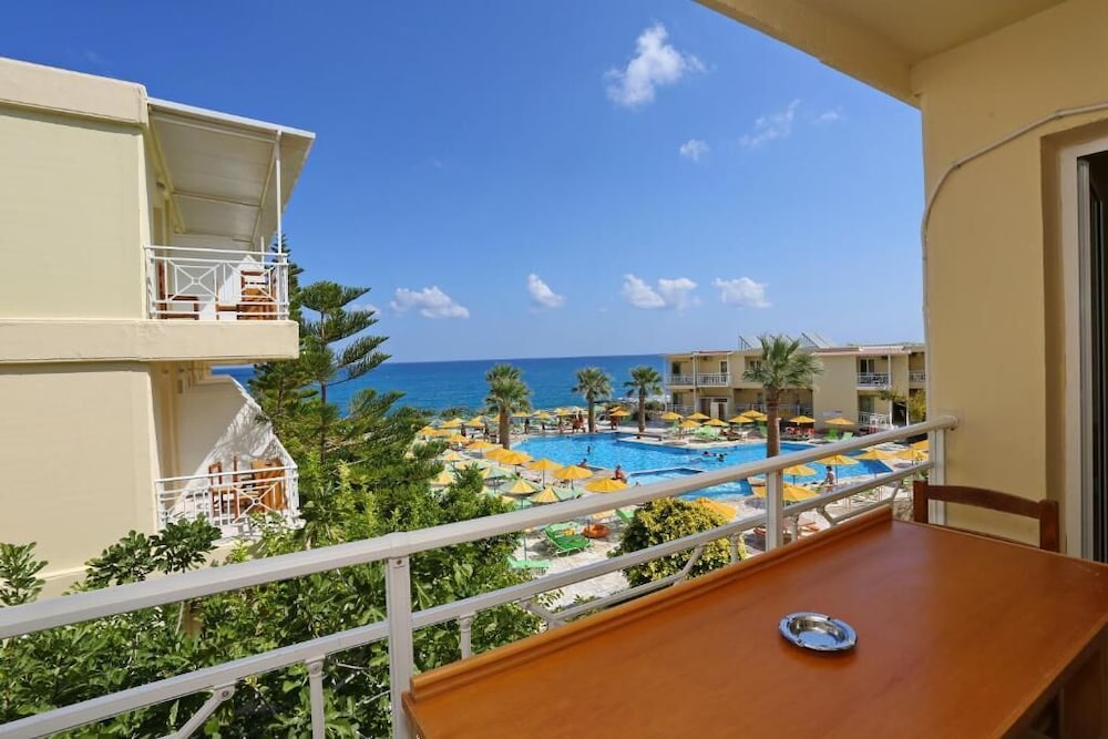 Standard Room, Sea View - Photo 10