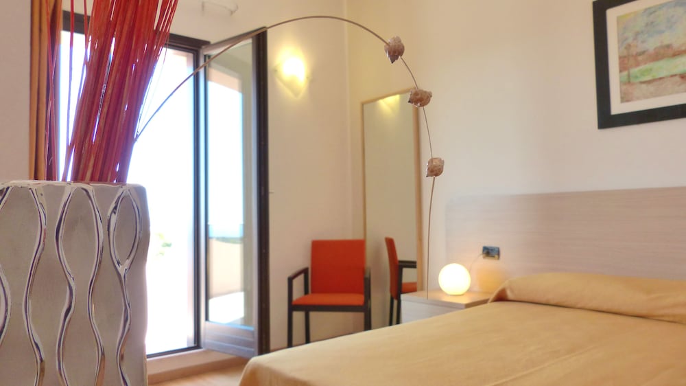 Standard Double or Twin Room photo 2