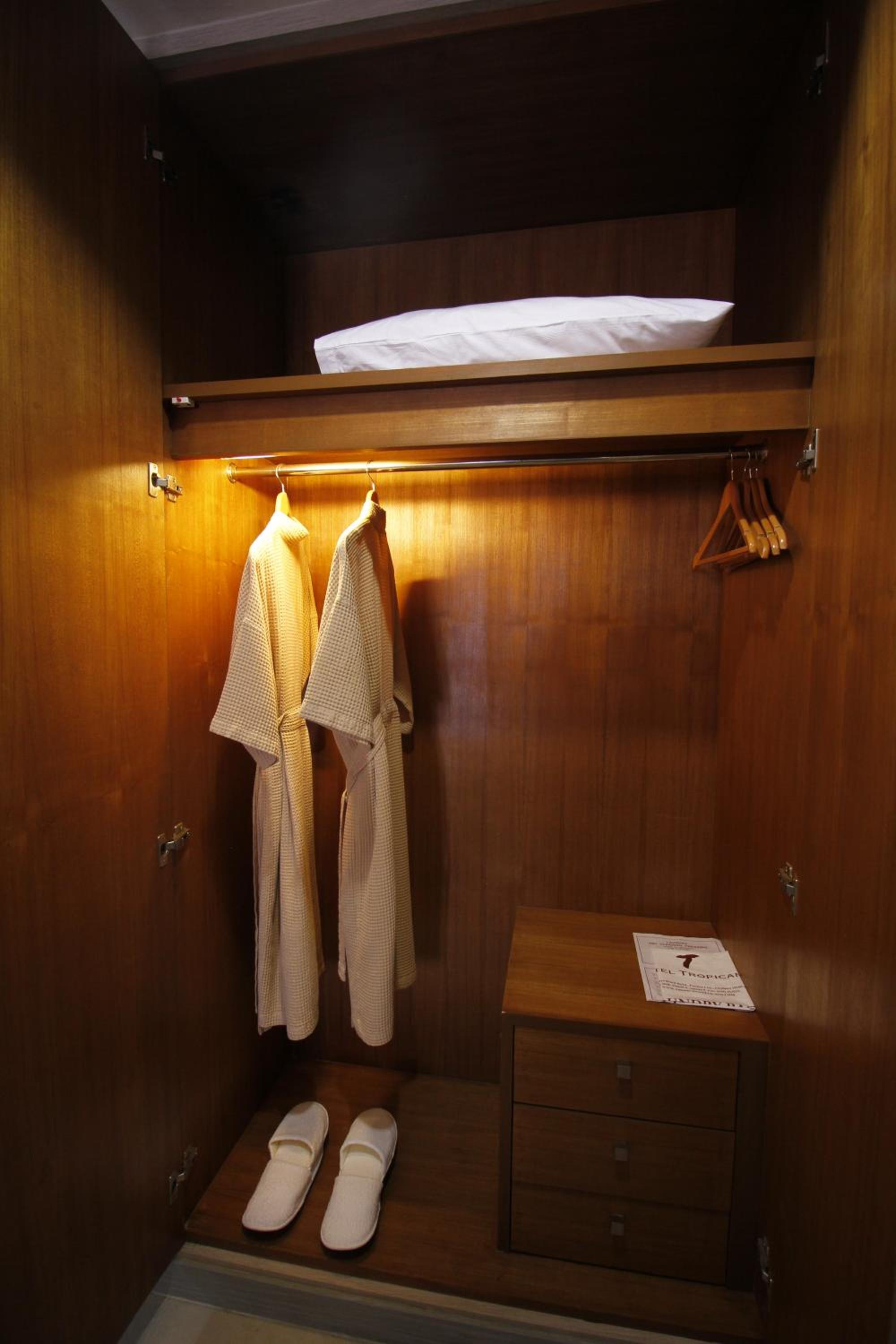Premier Junior Suite thumbnail 5
