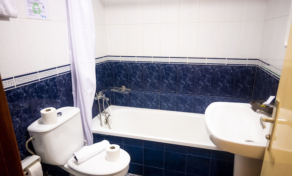 Standard Studio, Garden View, Ground Floor - Photo 14