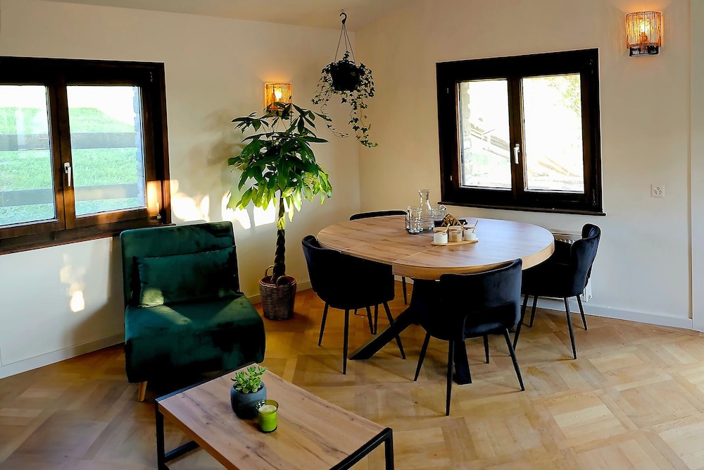 Design Cottage, Valley View photo 3