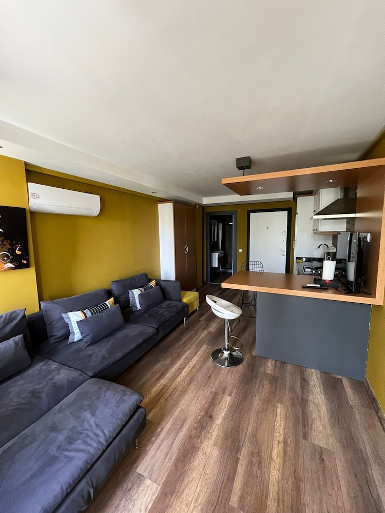 Standard Condo photo 2