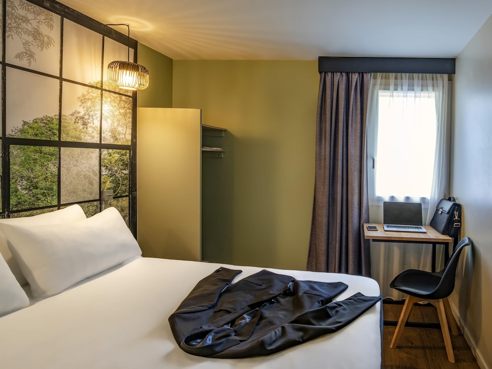 Standard Suite, 2 Double Beds, Connecting Rooms (Family) photo 2