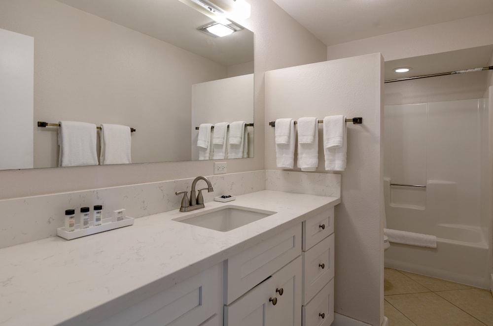 Terrace Ocean View 2 Bedroom 2 Bath Suite (Stair Access Only) - Photo 6