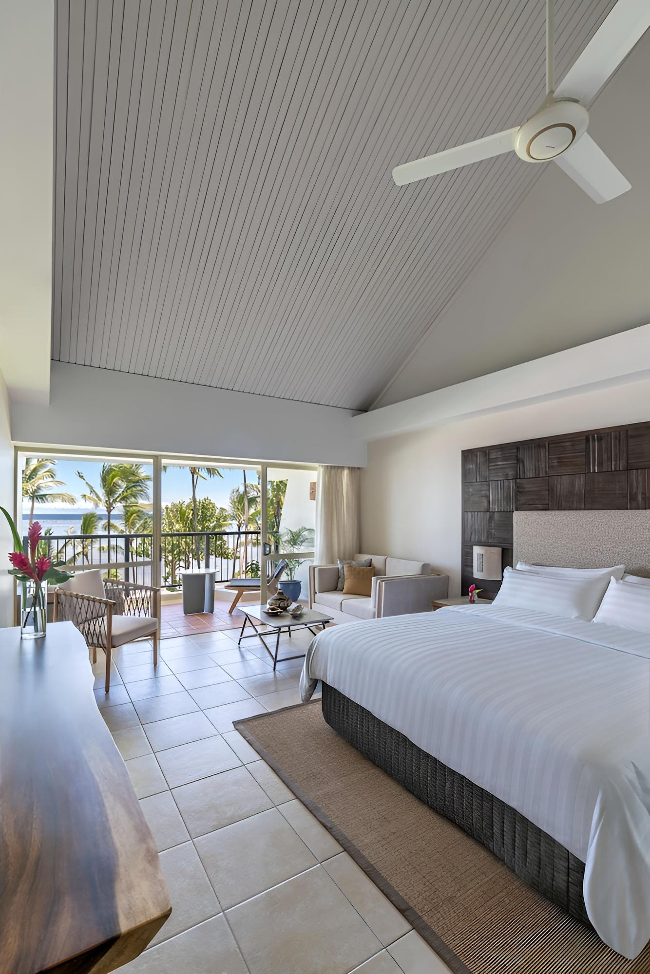Reef Grand Deluxe King Room - Adults Only photo 4