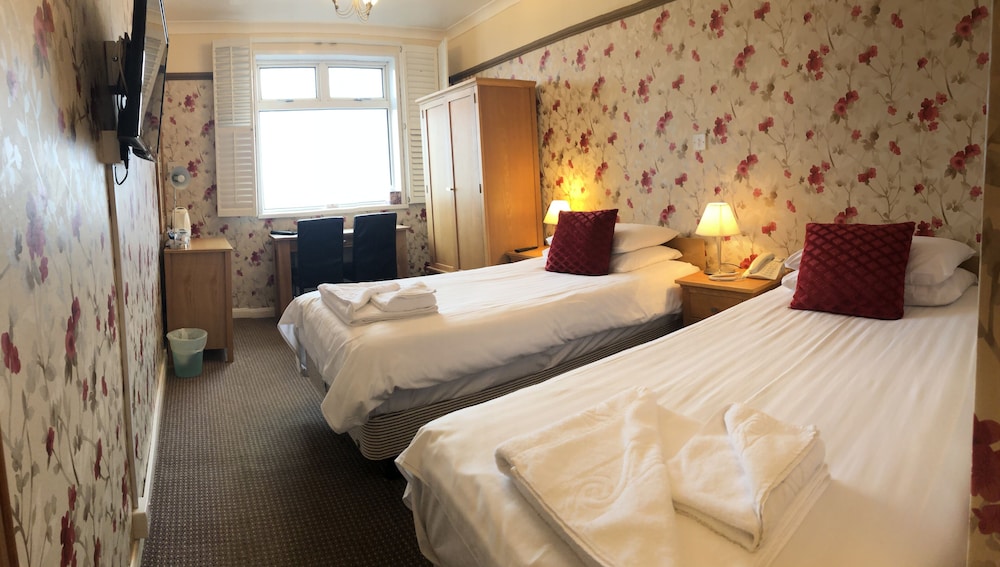 Standard Twin Room - Photo 1