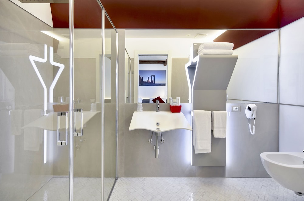 Comfort Room photo 2