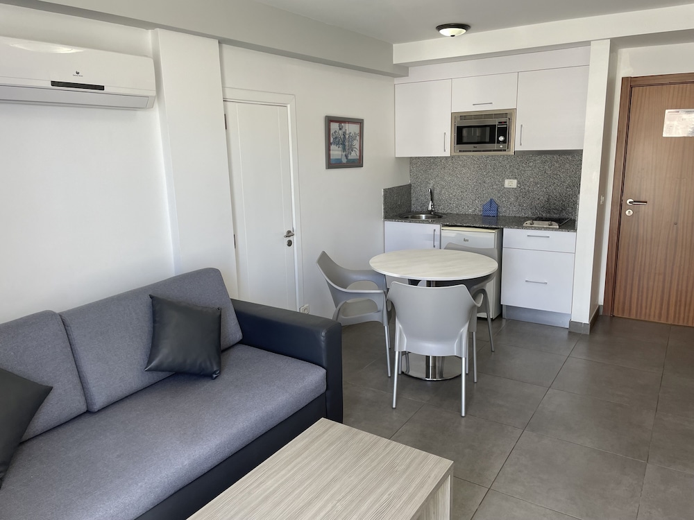 Classic Apartment, 1 Bedroom, Balcony (1 Adult And 1 Child) - Photo 4