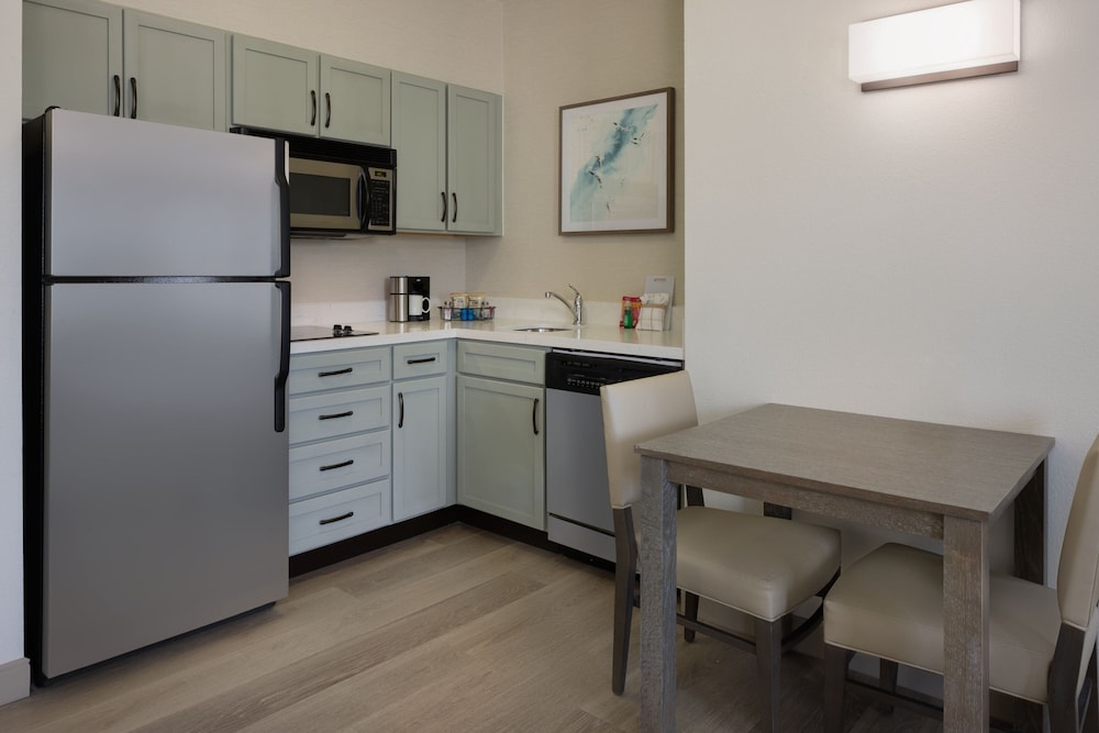Suite, 1 Bedroom - Photo 4
