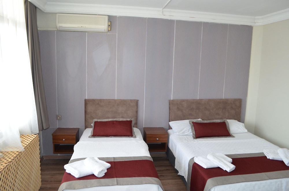 Standard Triple Room, City View photo 1