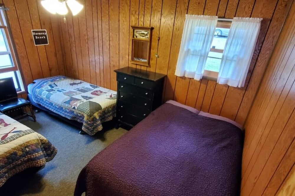 Whitetail Cabin-Spacious 3 Bedroom Whitetail Cabin in Voyageurs National Park photo 2
