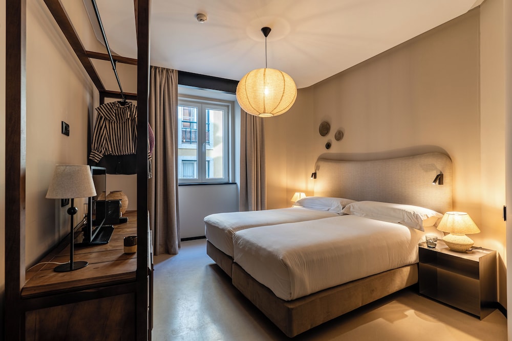 Deluxe Double or Twin Room photo 3