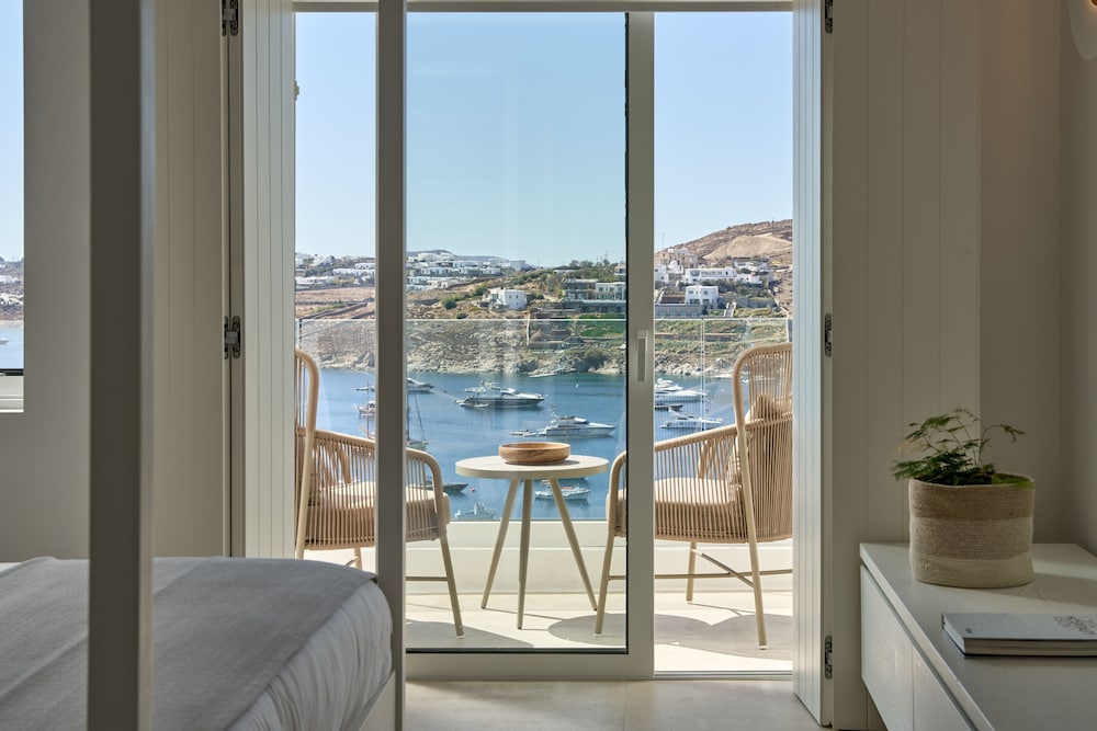Panoramic Double Sea View Room with Outdoor Jacuzzi - Photo 12