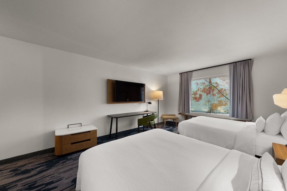 Room, 2 Queen Beds - Photo 4