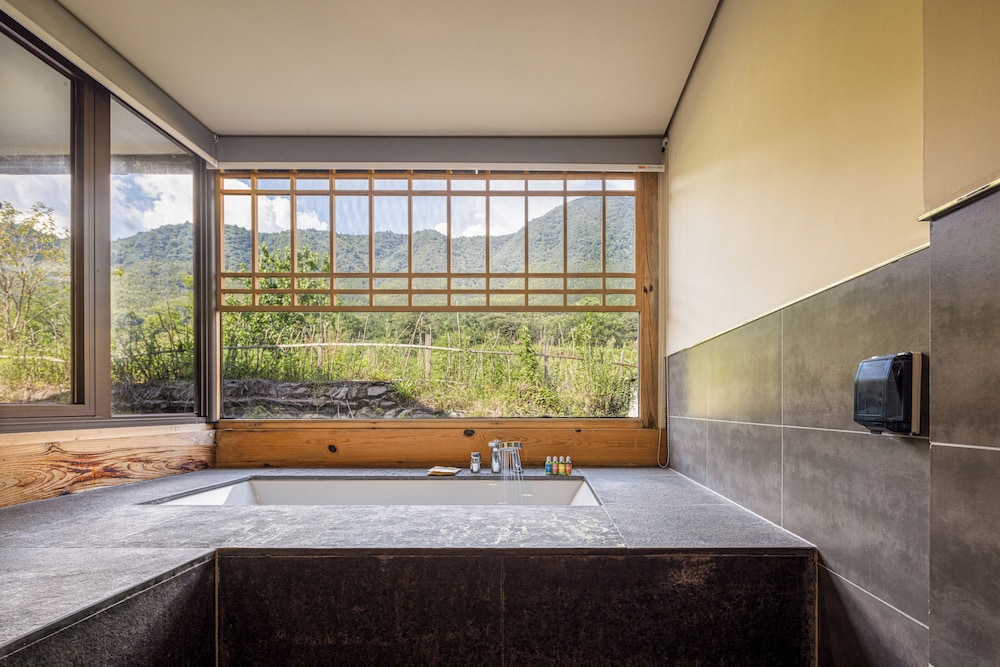 Comfort Twin Room, Balcony, Hill View photo 3