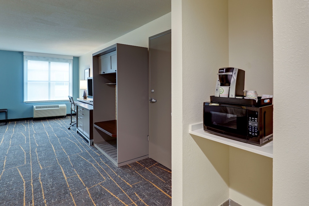 Suite, 2 Queen Beds, Accessible (Communications, Accessible Tub) - Photo 5