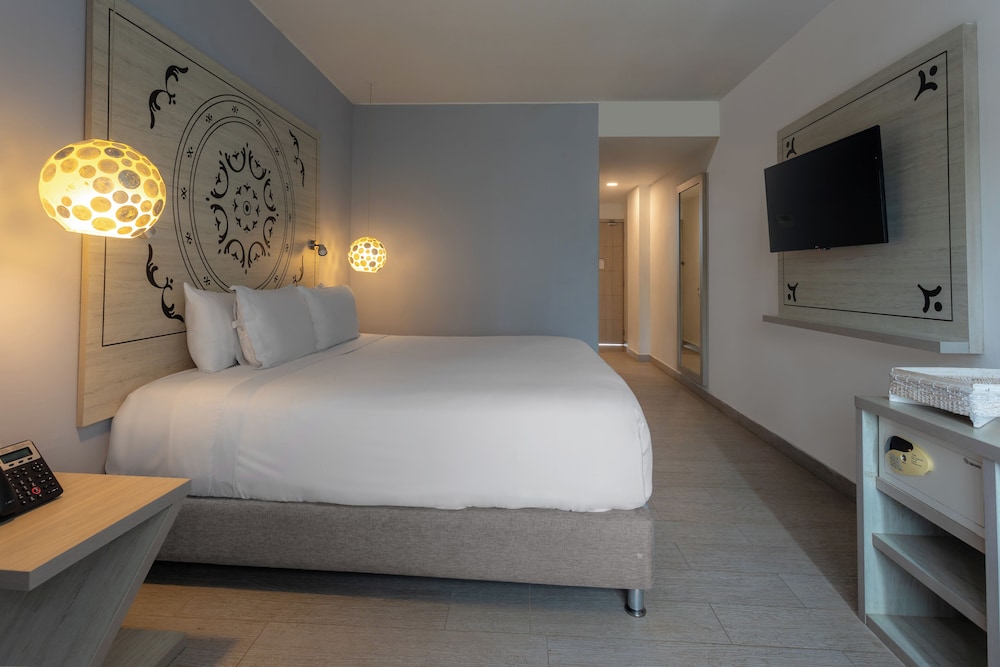Family Apartment, Multiple Bedrooms, Mountainside (Bellevue Modern Apartment 9) photo 1