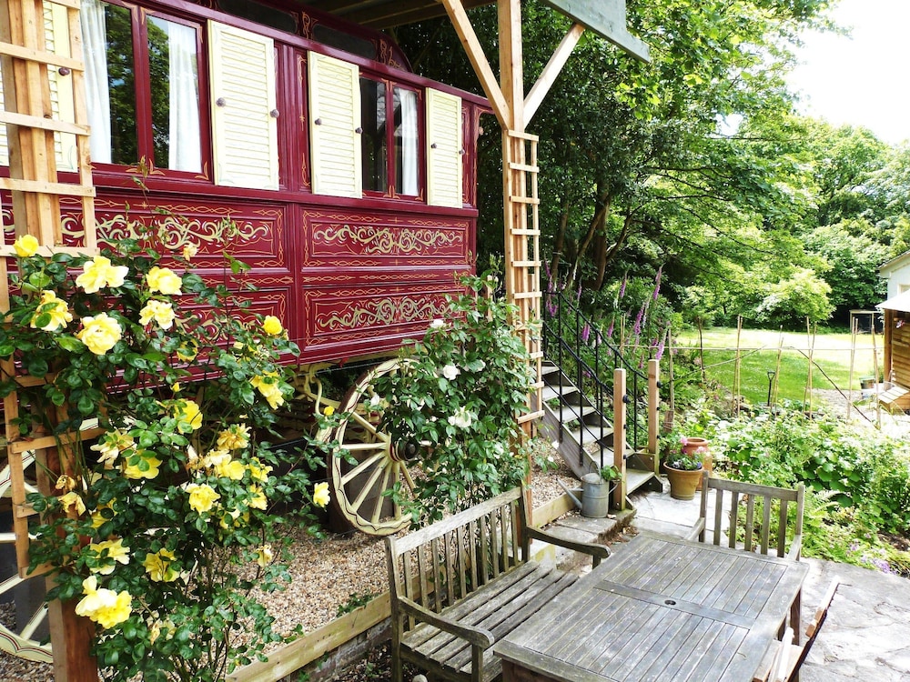 ROSIE THE GYPSY WAGON photo 2