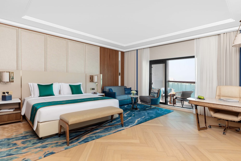 Luxury Family Palm Sea View Room King Bed with Sofa Bed