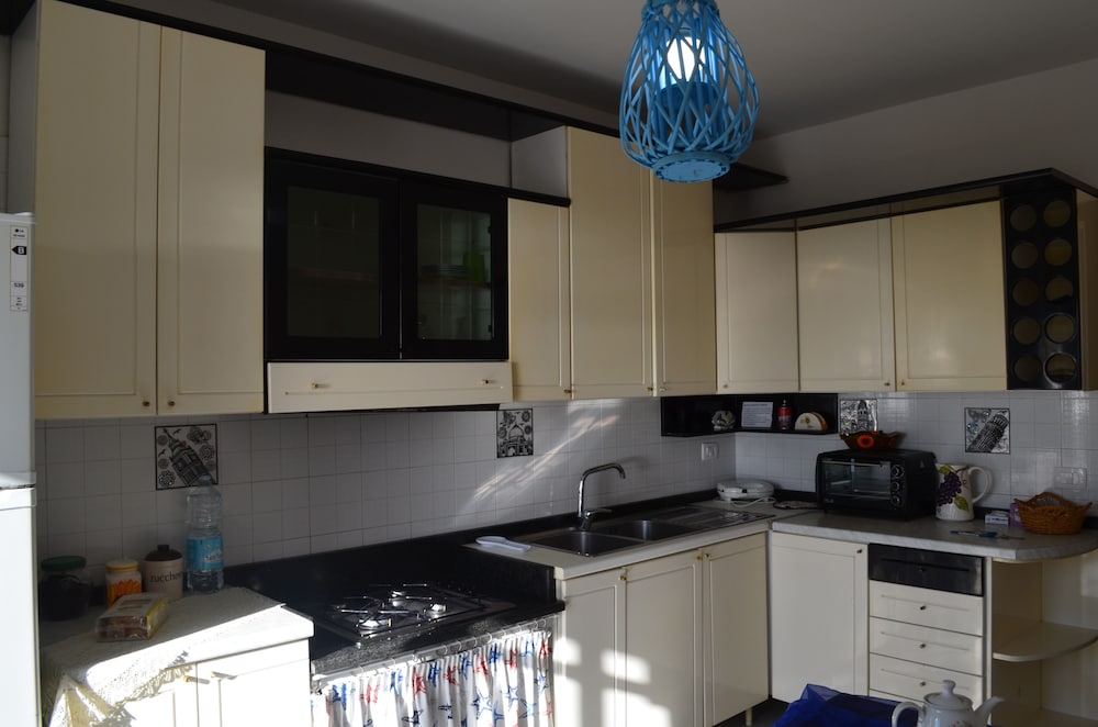 House, 4 Bedrooms, Non Smoking, Beachfront photo 2