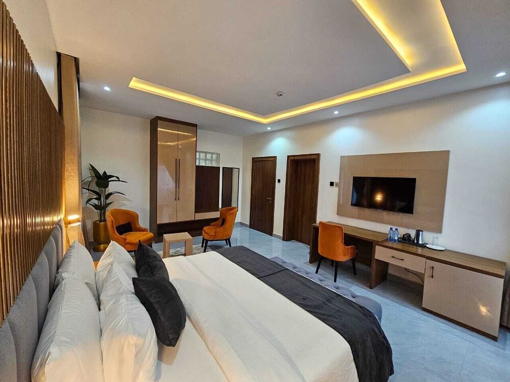 Luxury Suite, Balcony, Courtyard View photo 1