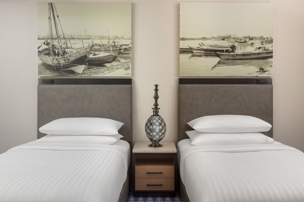 Deluxe Room, 2 Twin Beds, City View