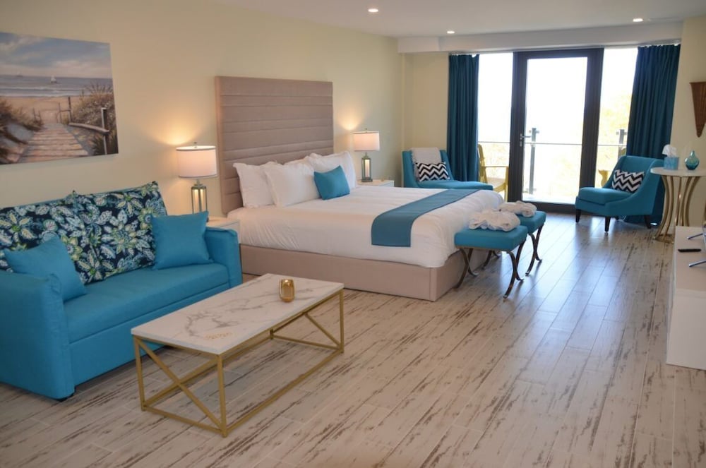 Studio Suite, 1 King Bed with Sofa bed, Beach View