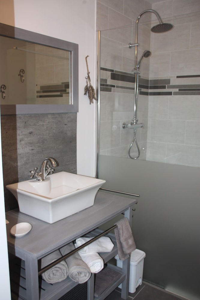 Classic Double Room, 1 Bedroom, Non Smoking, Private Bathroom photo 1