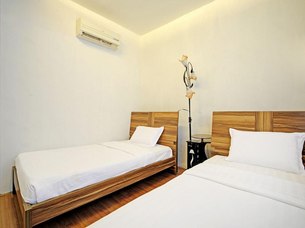 Deluxe Twin Room photo 2