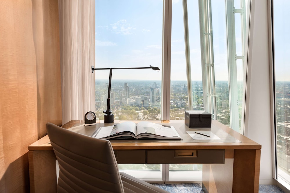 Premier Room, 2 Twin Beds, City View